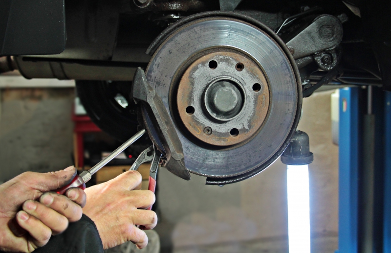 garagiste-TOURRETTES SUR LOUP-min_auto-repair-1954636